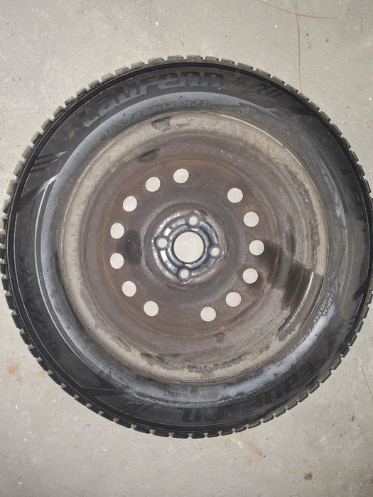 Vand 2 Cauciucuri de iarna 185/60 R14