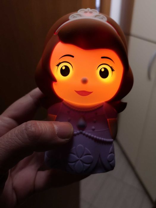 Доставка до СПИДИ АВТОМАТ 2,14€ - Нощни лампи - Скай от „Пес патрул“ и Philips Disney Sofia SoftPal
