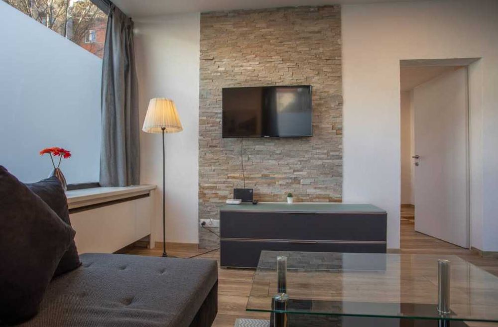 Дава се под наем Тристаен апартамент в Пловдив, Каменица 1 - 95 кв.м за 385 € - Снимка #2