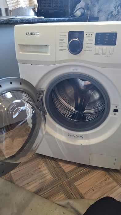 Продам стиральную машинку