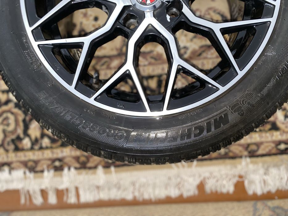 в прлдаже комплект шин michelin и дисков xlr8 в отличнои состоянии