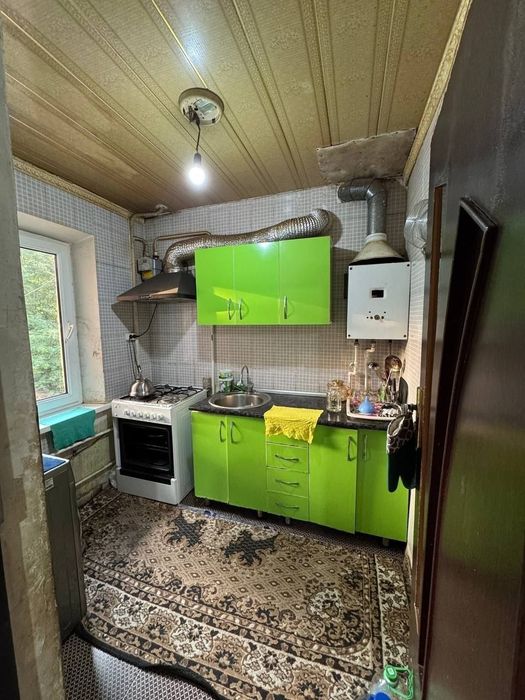 ПРОДАЕТСЯ Чирчик ш. Ок ковок кирпичный дом 3/3/4 65 м²