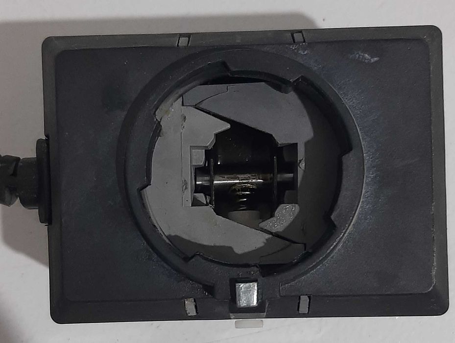 Servomotor pentru vana de comutatie