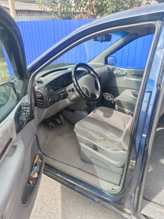 Продам Chrysler Voyager 2000г.