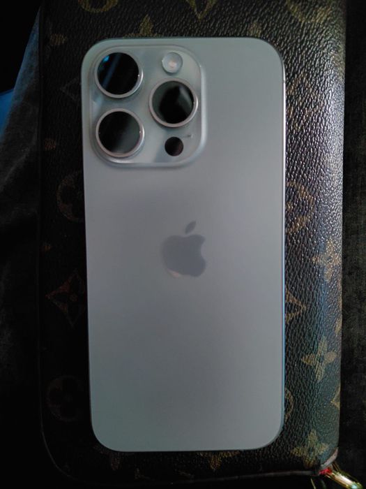 iPhone 15 Pro 256GB Natural Titanium