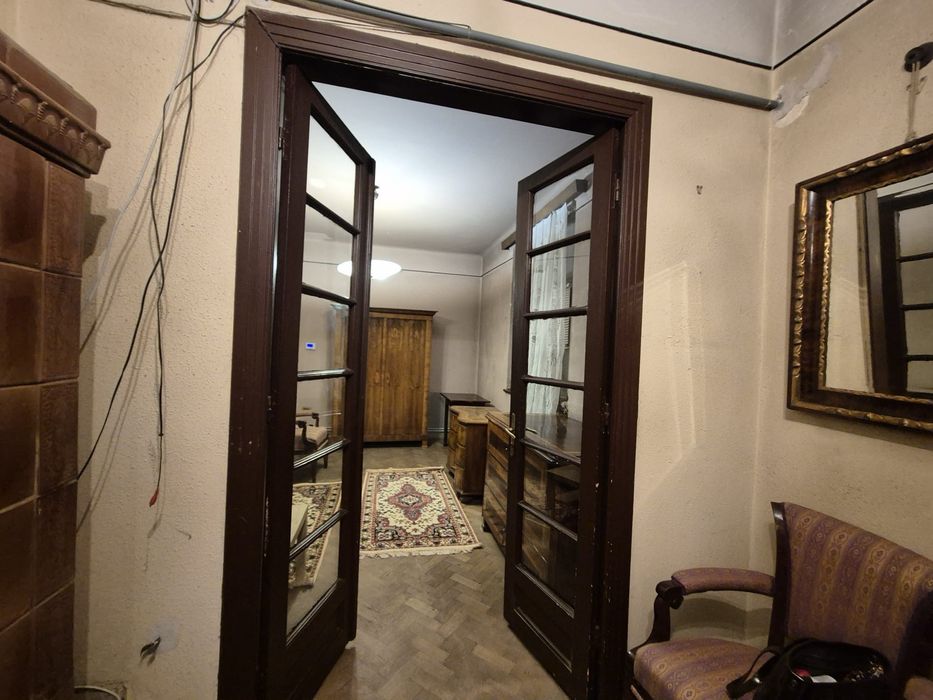 Apartament in vila ultracentral 1 Mai, Pta Victoriei s+p+m, vile tip interbelice
