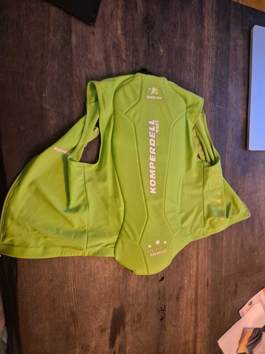 Vesta protectie coloana copii pentru diferite sporturi (ski/snowboard)