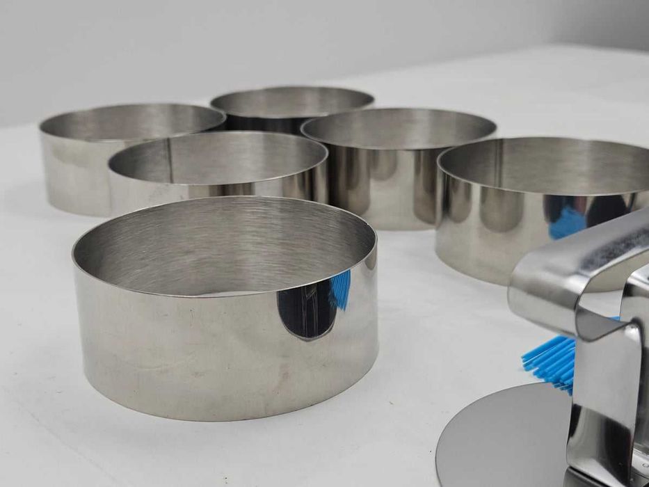 Set 6 inele pentru desert din inox, 8,8 x 3,5 cm, cu presă, spatulă de ridicare și pensulă din silicon
