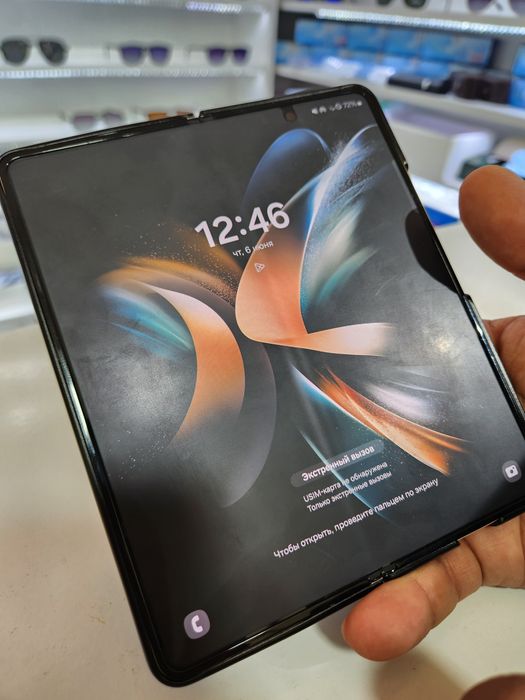 Samsung Z Fold-4  holati Zoʻr. 32 soat ishlagan