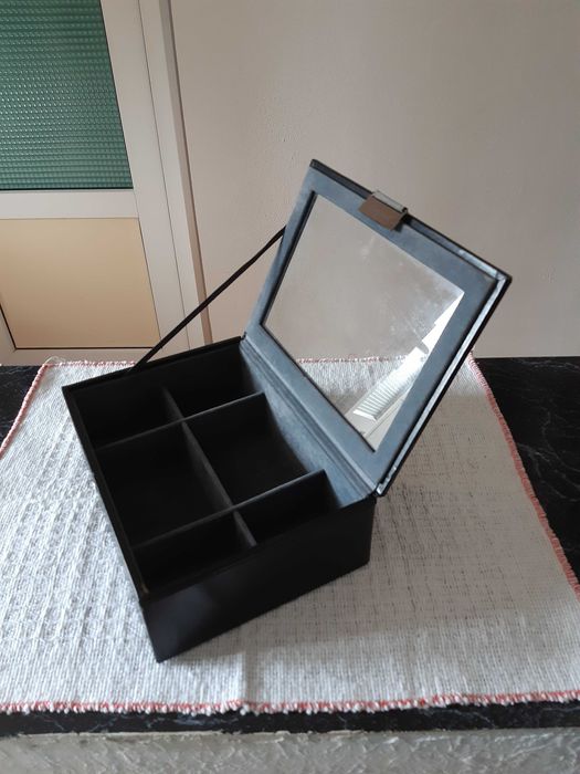 Cutii din lemn pt bijuterii , Stackers neagra, bordo si una rustica