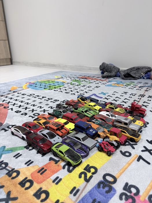 Колички Hotwheels