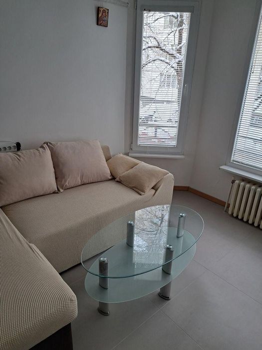 Двустаен апартамент в ж.к. Лагера