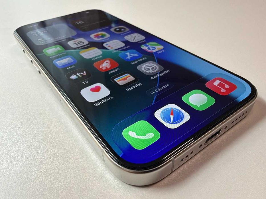  Apple / iPhone 15 Pro 128 Gb / White Titanium