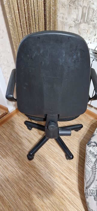 Продам кресло офисное