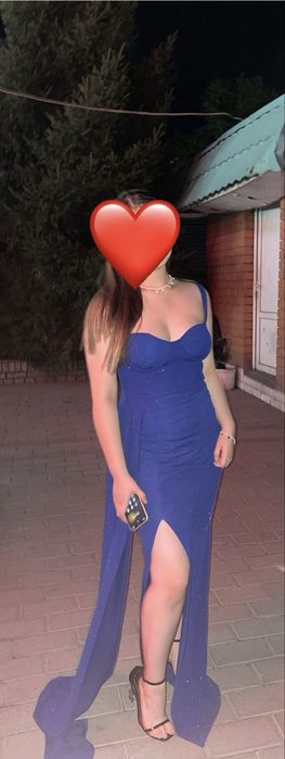 платье вечернее,темно синий с блестками