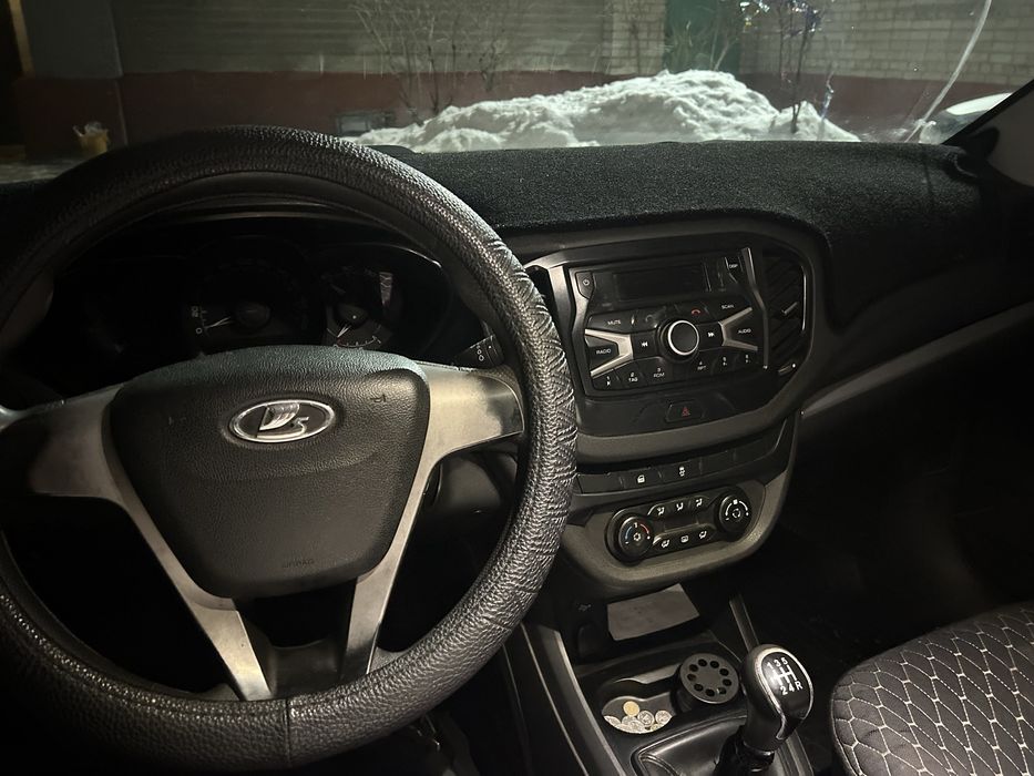 Продам ладу весту