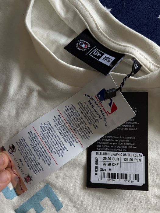 Tricou New Era.