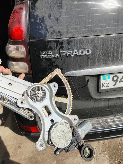 Стеклоподъёмник от Прадо 120 моторчик