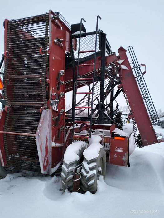 Свеклоуборочный комбаин