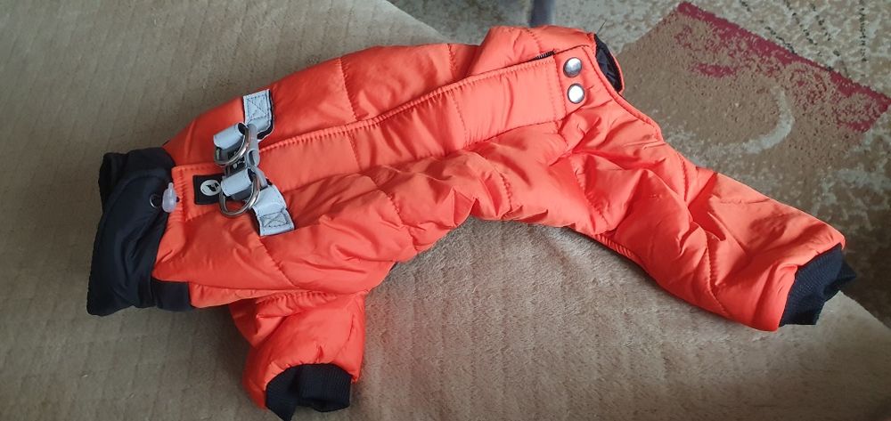 Продам комбинезон на собачку