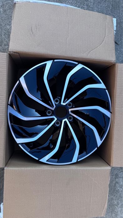 Janta(1buc)Vw Golf 8 17”inch 5x112 NOU cod:5H0601025D