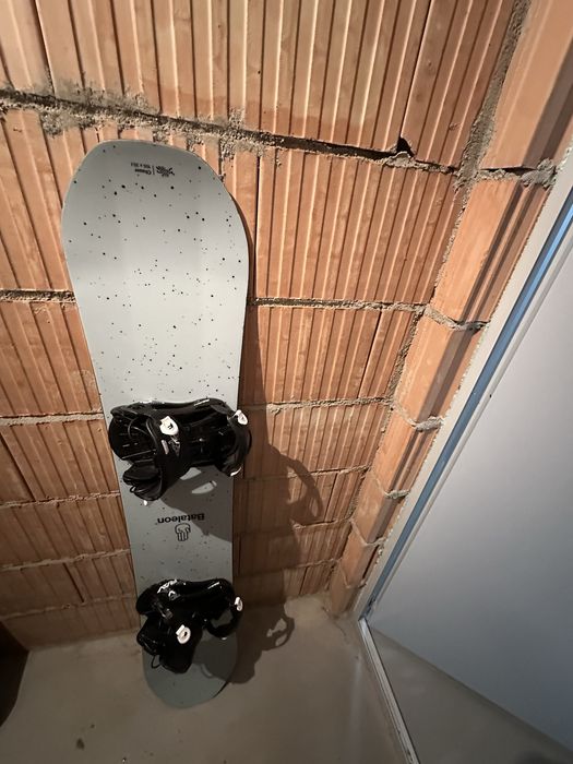 Snowboard Bataleon Chaser cu legaturi