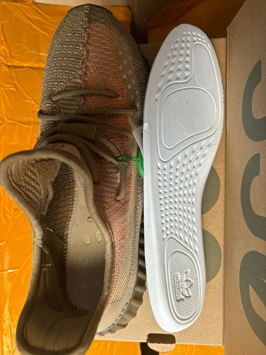 Adidas yeezy boost 350 v2.,