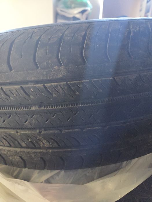 Продам шины 235/65/17