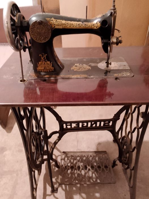 Продам швейную машину