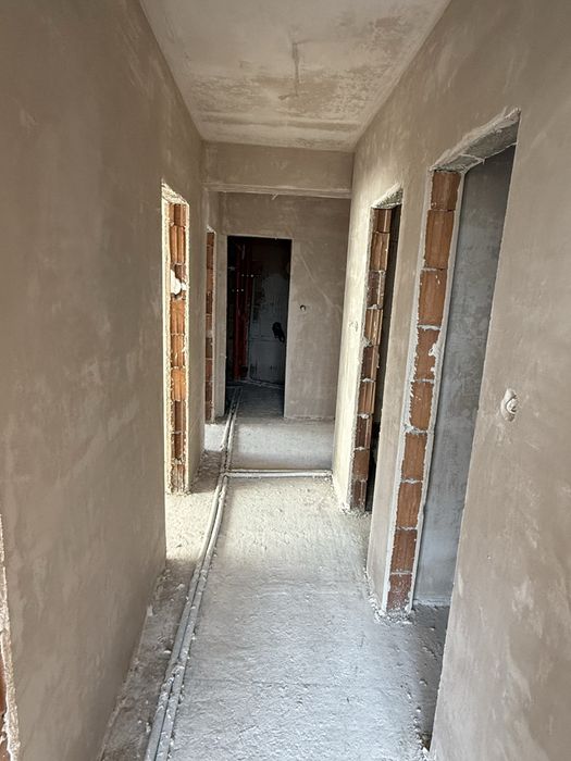 Продава се Тристаен апартамент в Търговище, Център - 105 кв.м за 518 €/кв.м - Снимка #5