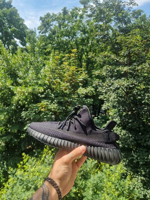 Yeezy 350 V2 Onyx
