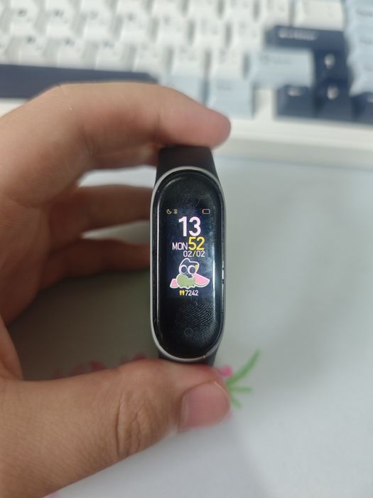 Продам фитнес часы mi band 4