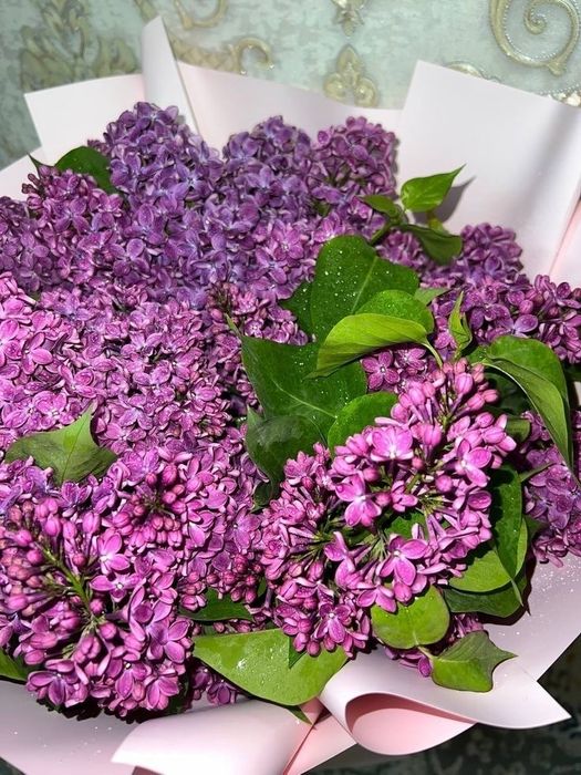 Цветы и букеты с оформлением