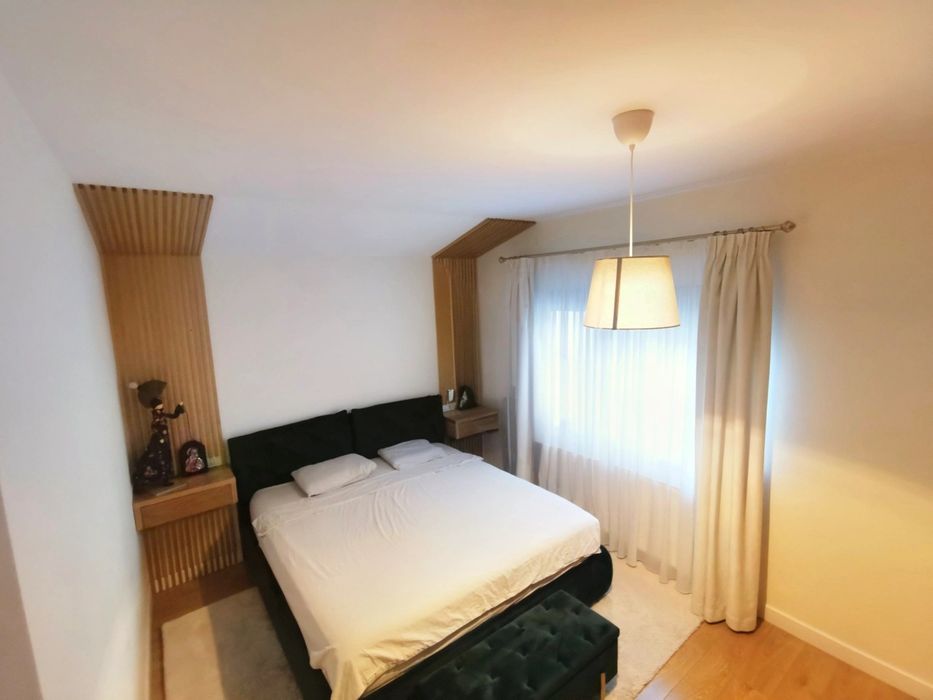 Tunari - casă duplex lângă pădure