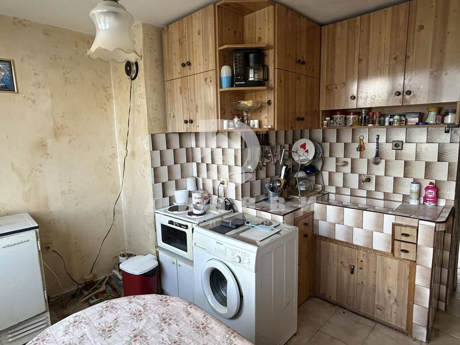 Продава се Четиристаен апартамент в Стара Загора, Три чучура - юг - 74 кв.м за 1026 €/кв.м - Снимка #5