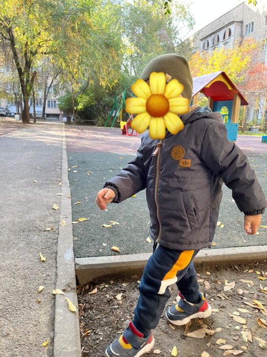 Продам децкую осен-весна куртку