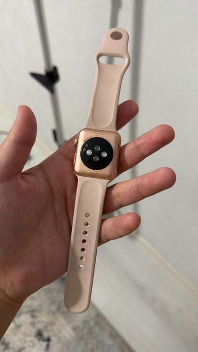 Продаю Apple Watch Series 3.