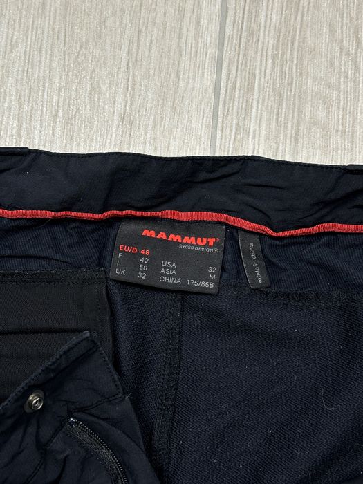 Мъжки туристически панталон Mammut - размер 48(М), много добро