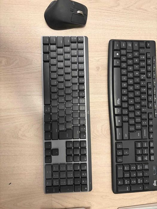 Vand colectie de tastaturi high-end