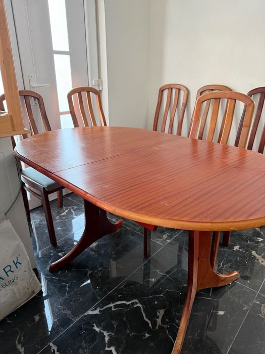 Masa în stare foarte bună