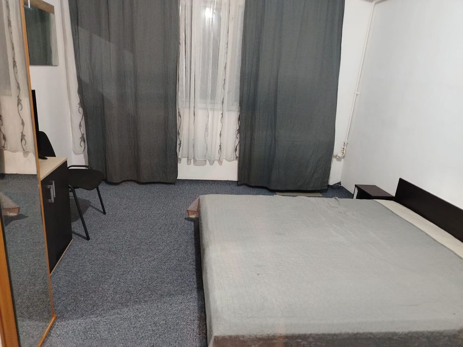 Vand garsoniera în Curtea de Argeș, în zona mânăstirii