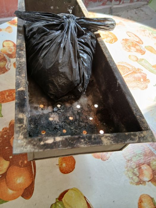 Шашлычница с углем .