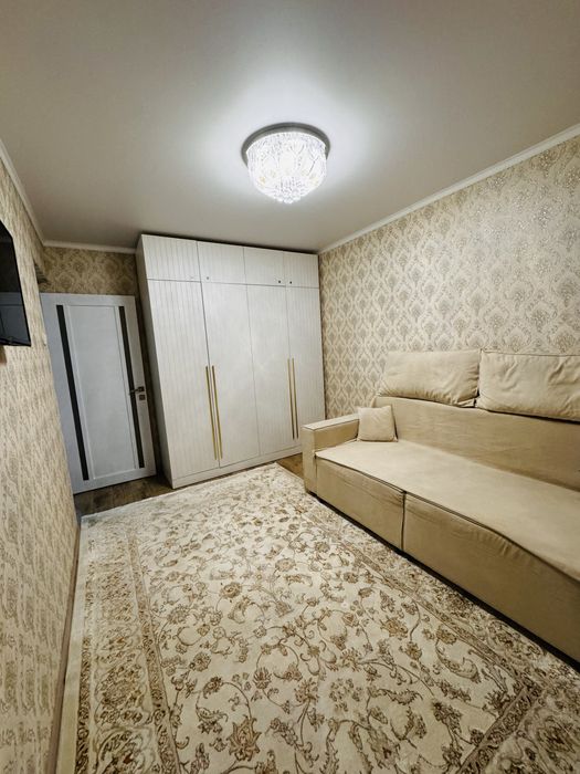 Продам  стильный диван 220 см