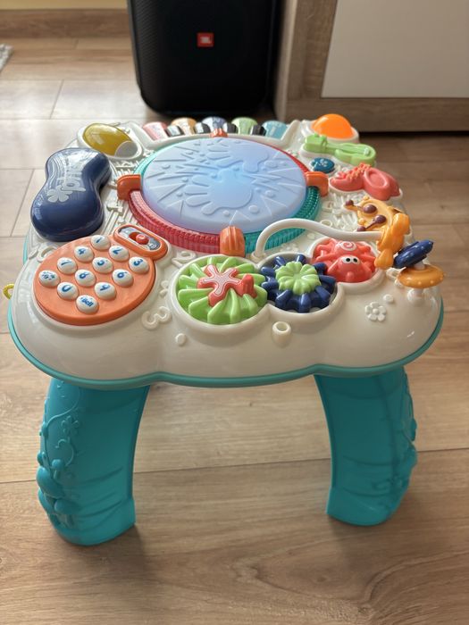 Masuta interactiva bebelusi