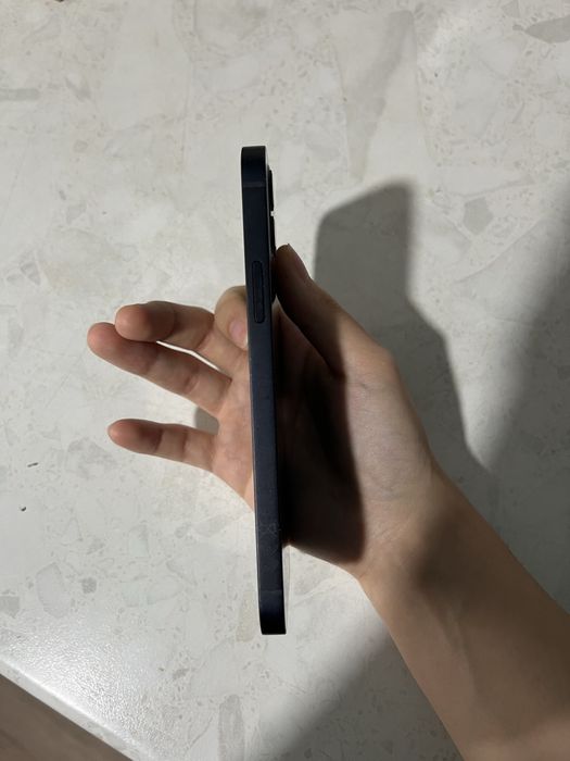 IPhone 12 темно синий