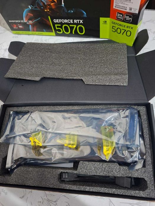 RTX 5070 memorie 12gb la cutie cu factura si garantie impecabila