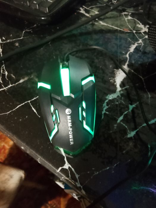 Мышка неделю пользовался коробки нету