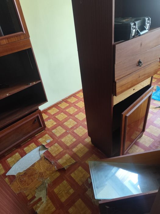 Продам шкаф шифонер почьти даром