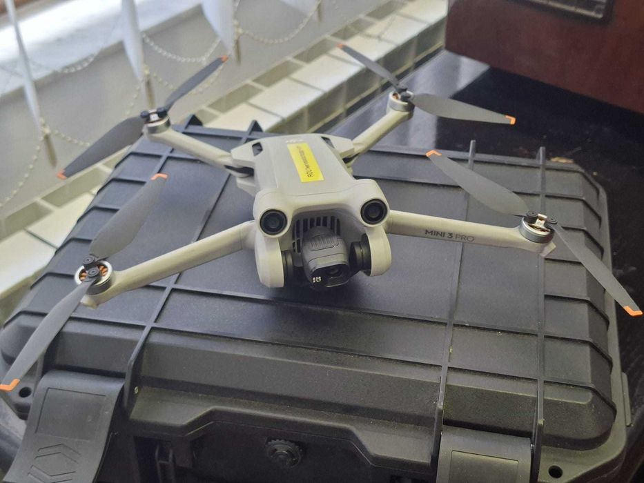 Drona DJI Mini 3 Pro Fly More Combo in stare perfecta