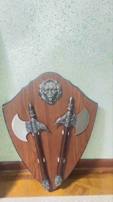 Sotiladi qilich va bolta